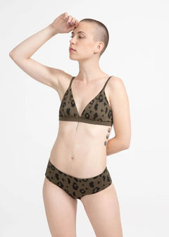 nachhaltige bikini top amami green leopard moss, sustainable swimwear, reversible swimwear