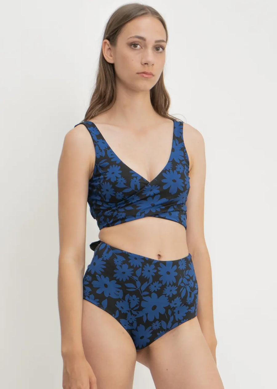 Noja Top in Dark Moonflower / Noir - bikini top